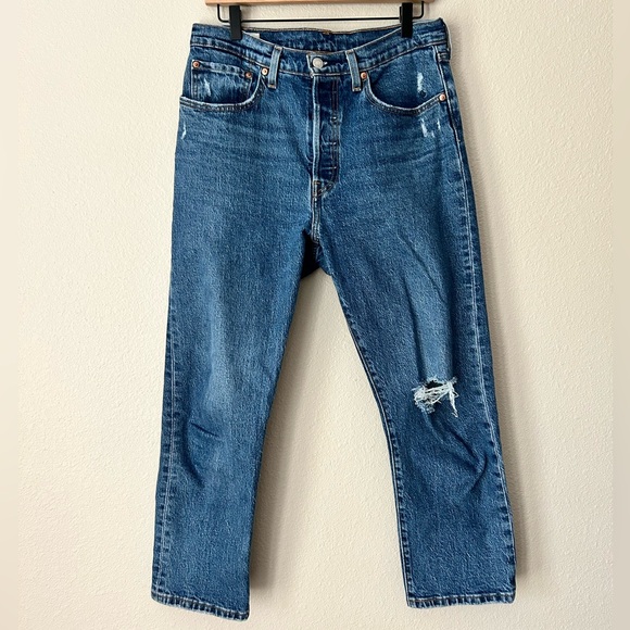 Levi’s 501 Cropped Jean - Picture 2 of 8
